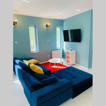 Uroczy Apartament Z Basenem I Kortem Tenisowym Pobierowo Exterior photo