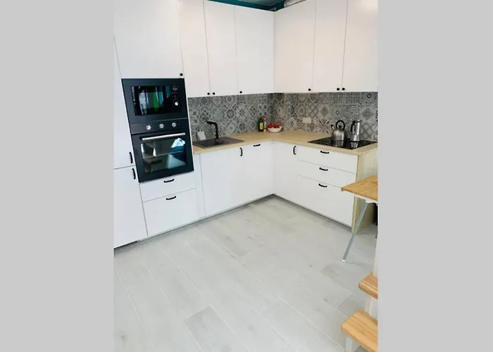 Uroczy Apartament Z Basenem I Kortem Tenisowym