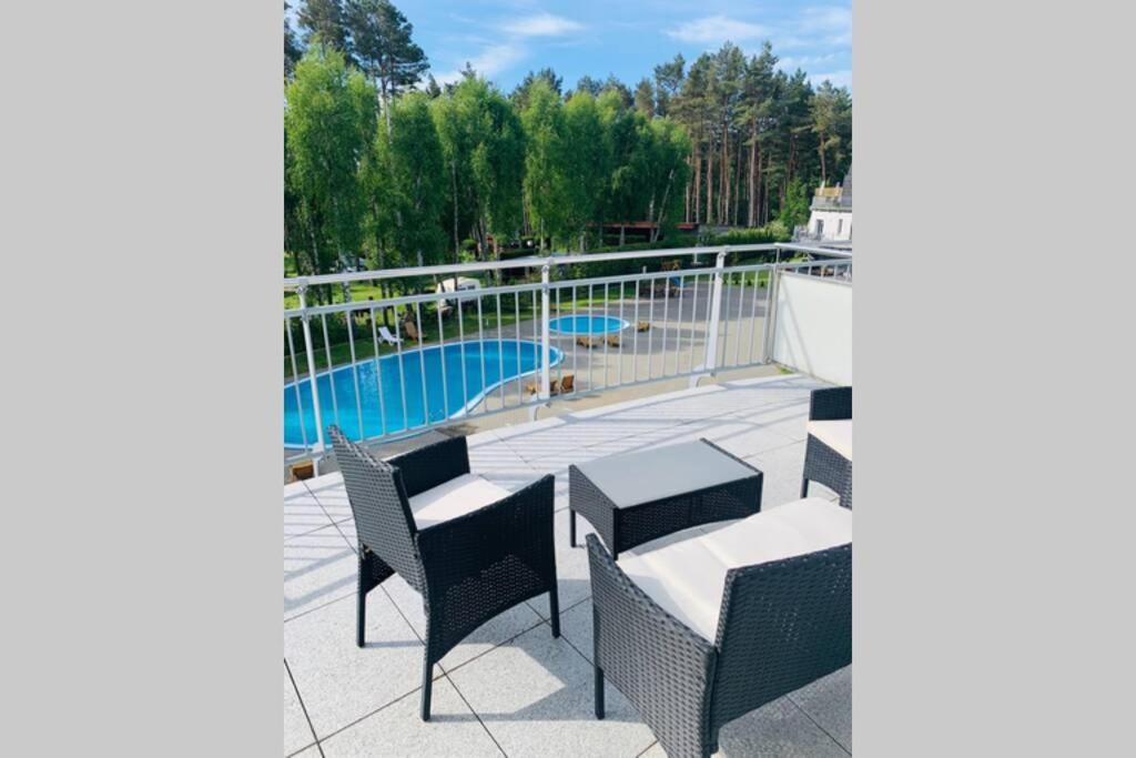 Apartment Uroczy Z Basenem I Kortem Tenisowym Pobierowo