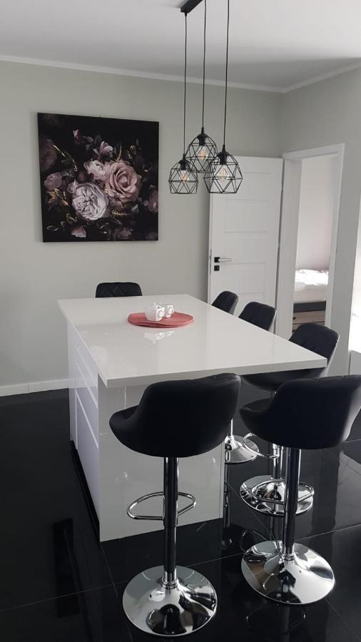 Apartament Happy 11 - 3 Sypialnie, Baseny I Kort Tenisowy Dla Maksymalnie 8 Osob Apartmán Pobierowo